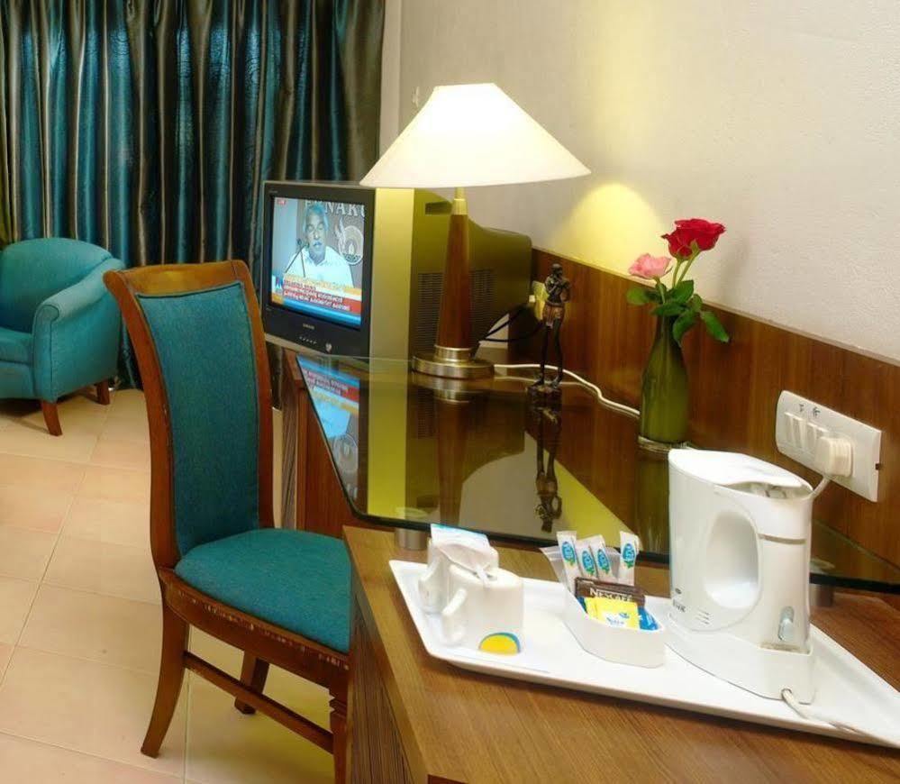 Uday Suites - The Airport Hotel Thiruvananthapuram Eksteriør bilde