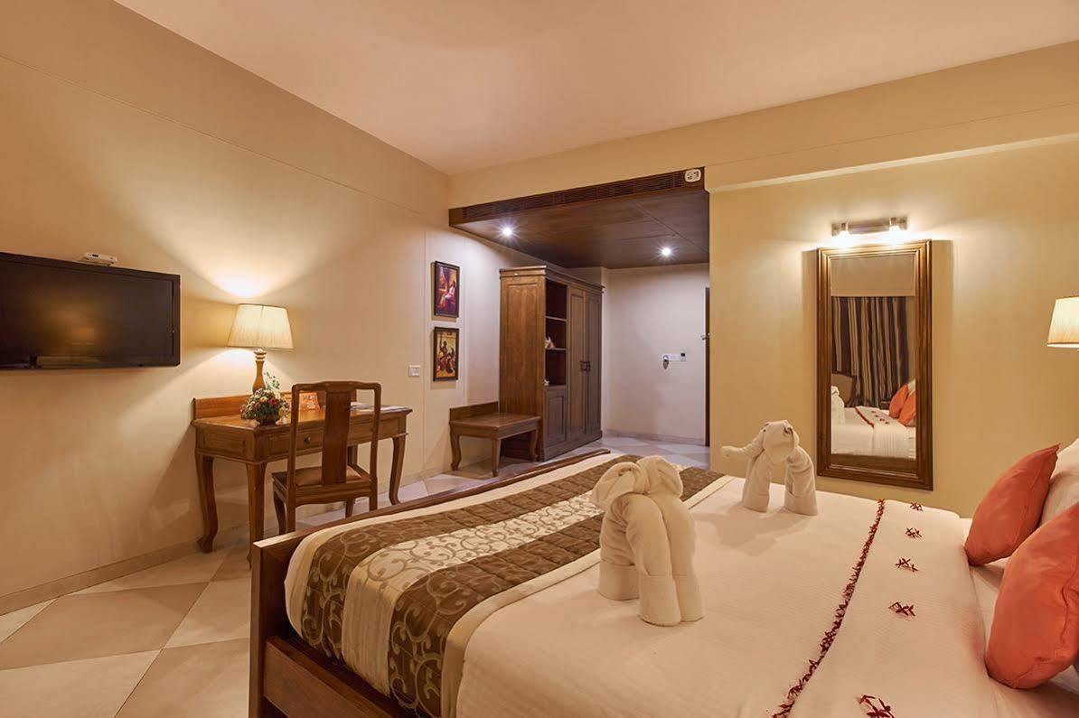 Uday Suites - The Airport Hotel Thiruvananthapuram Eksteriør bilde